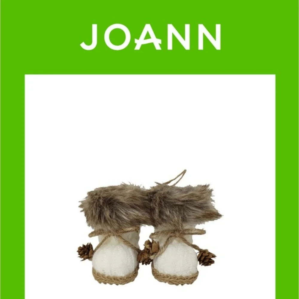 Wooly Fur Winter Boots Ornament Bag Charm - 2021 REALISTIC LOOK & FEEL BNWT